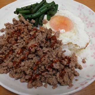 ピリッとそぼろ丼